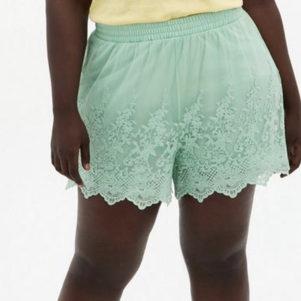 Torrid 5 Inch Pull-On Stretch Mesh Mid-Rise Short size 1xl